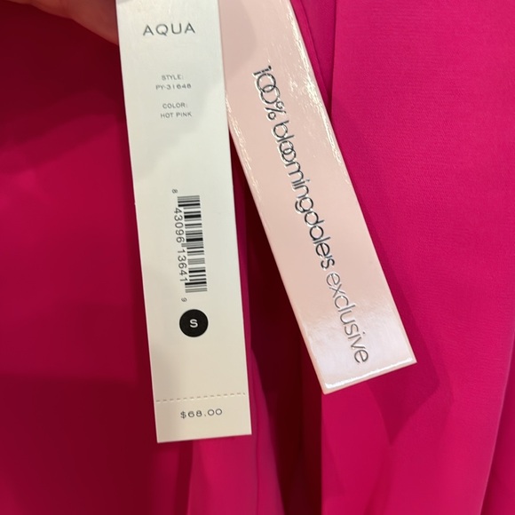 NWT Aqua pink Vneck blouse. Elastic ruffle cuffs Small - Picture 6 of 6